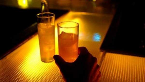 Copas en un bar Copas en un bar