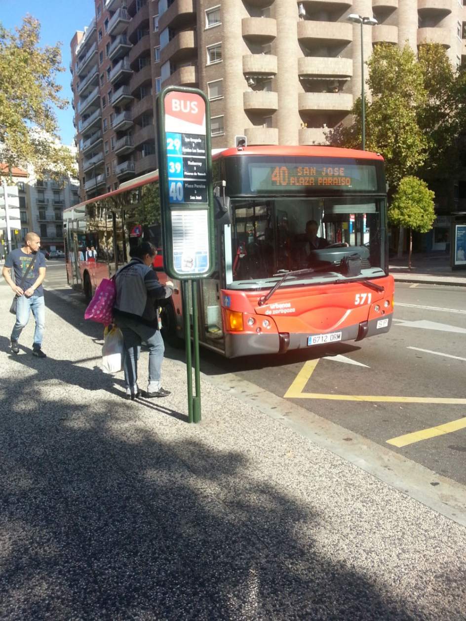 El autobús urbano de Zaragoza recortará servicio en 21 de 35 líneas con