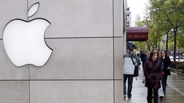 Apple Apple