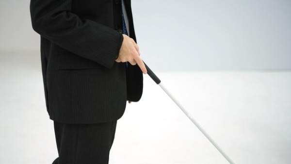 Una persona ciega Una persona ciega