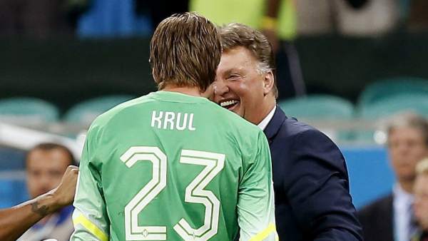 Louis van Gaal y Tim Krul Louis van Gaal y Tim Krul