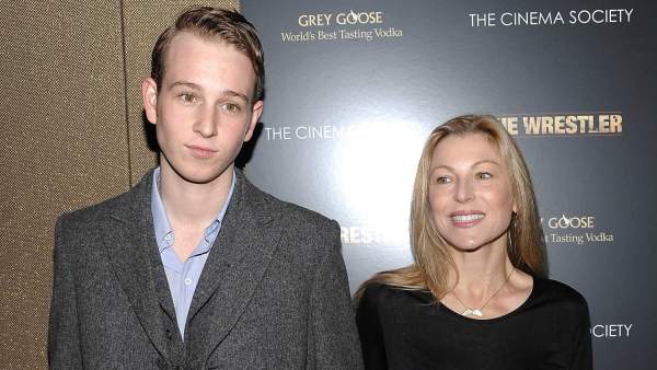 Kevin McEnroe y Tatum O'Neal. Kevin McEnroe y Tatum O'Neal.