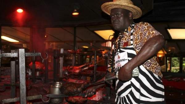 Restaurante Carnivore, de Nairobi Restaurante Carnivore, de Nairobi