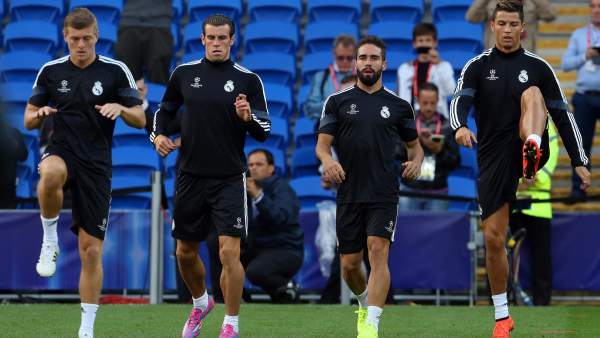 Los jugadores del Madrid durante el calentamiento Los jugadores del Madrid durante el calentamiento