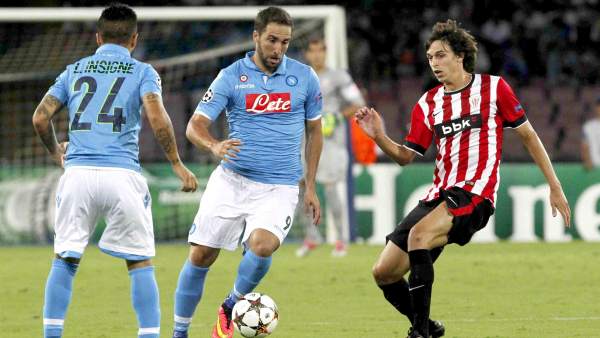 Higuaín e Iturraspe en el Nápoles - Athletic Higuaín e Iturraspe en el Nápoles - Athletic