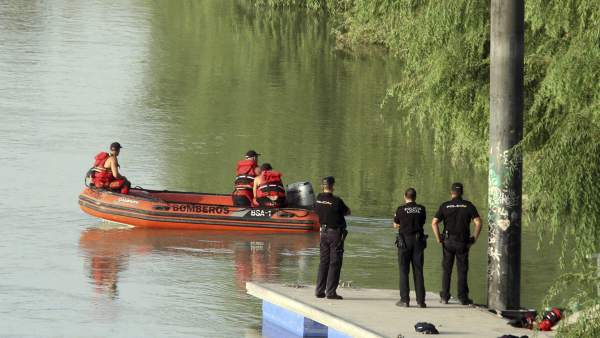 Búsqueda en el río Guadalquivir a su paso por Córdoba. Búsqueda en el río Guadalquivir a su paso por Córdoba.