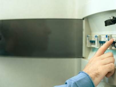 Cuadro eléctrico y contador de la luz