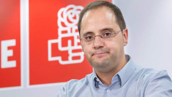 César Luena César Luena