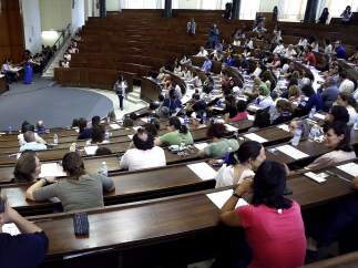 Oposición a médicos y matronas