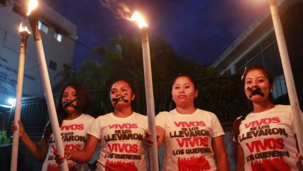 Estudiantes desaparecidos en México Estudiantes desaparecidos en México