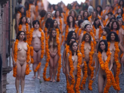 Tunick desnuda a México