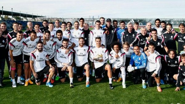 Cristiano con la Bota de Oro en el entrenamiento Cristiano con la Bota de Oro en el entrenamiento