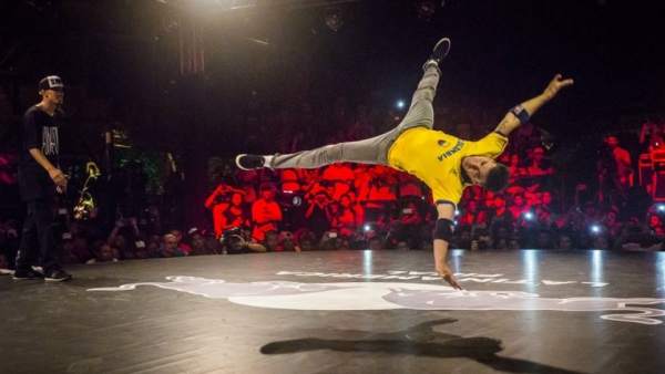 Breakdance, cuando el arte no tiene límites ni dirección Breakdance, cuando el arte no tiene límites ni dirección