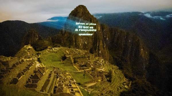 Acción de Greepeace en el Machu Picchu Acción de Greepeace en el Machu Picchu