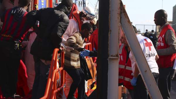 Rescate de una patera Rescate de una patera