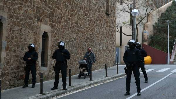 Mossos d'Esquadra Mossos d'Esquadra