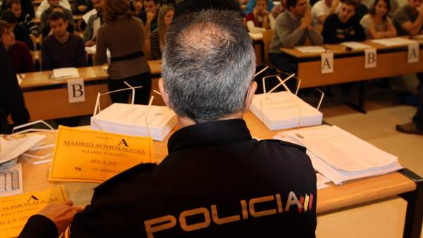 Oposiciones a la Policía Nacional Oposiciones a la Policía Nacional