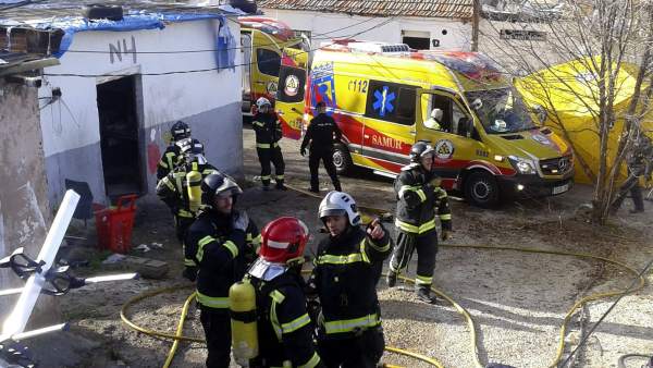 Incendio en un poblado de chabolas en Madrid Incendio en un poblado de chabolas en Madrid