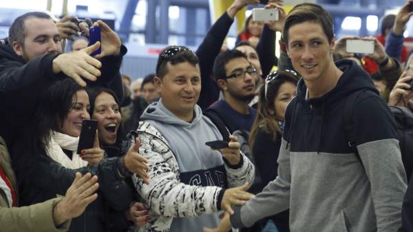 Fernando Torres en el aeropuerto Fernando Torres en el aeropuerto