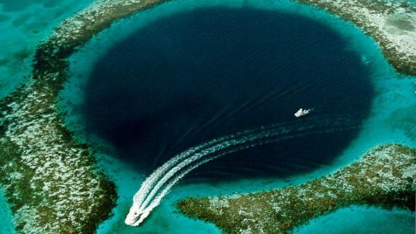 Resultado de imagen de gran agujero azul