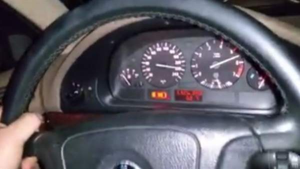 Coche a 240 km/h Coche a 240 km/h