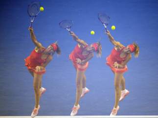 Sharapova pasa de ronda