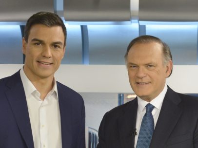 Pedro Sánchez y Pedro Piqueras