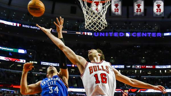 Pau Gasol en el partido contra los Thunder Pau Gasol en el partido contra los Thunder