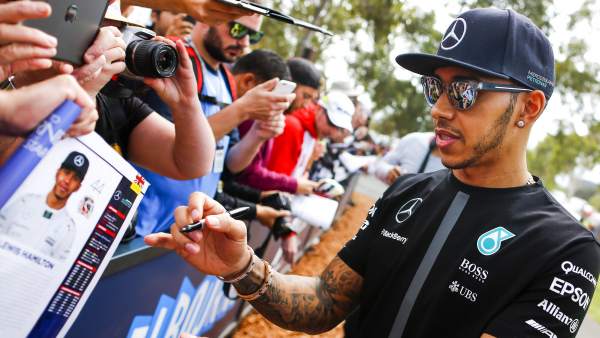 Los pilotos llegan a Melbourne para el Gran Premio Los pilotos llegan a Melbourne para el Gran Premio