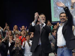 Mariano Rajoy y Juanma Moreno