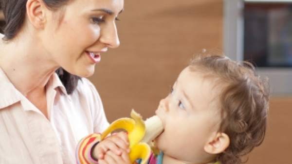 Niño comiendo Niño comiendo