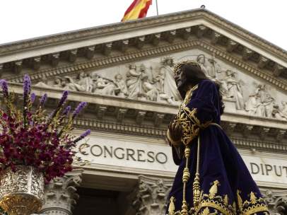 El Cristo de Medinaceli, frente al Congreso