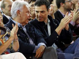 Felipe González y Pedro Sánchez
