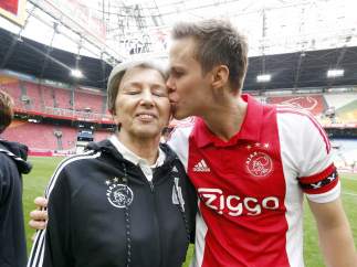 El Ajax celebra el día de la madre