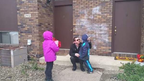 El padre y los ojos de sus hijos El padre y los ojos de sus hijos