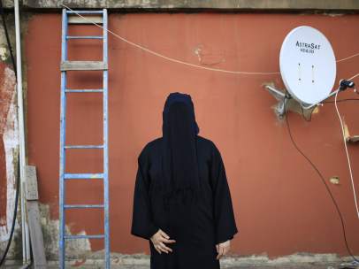 Una mujer con niqab