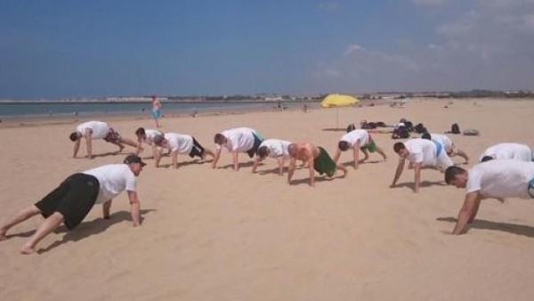 Entrenamiento del Baloncesto Sevilla en la playa Entrenamiento del Baloncesto Sevilla en la playa