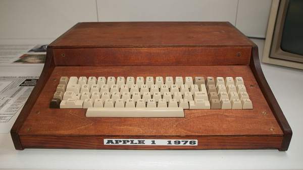 Apple 1 Apple 1