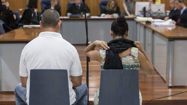 La Audiencia de Málaga juzga al presunto asesino en serie de la Costa del Sol. La Audiencia de Málaga juzga al presunto asesino en serie de la Costa del Sol.