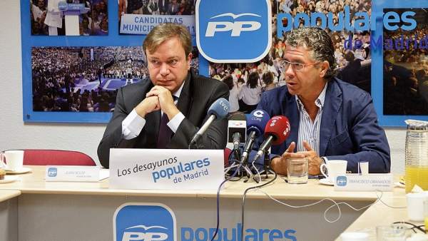 Juan Soler, alcalde de Getafe (a la izquierda) junto a Francisco Granados. Juan Soler, alcalde de Getafe (a la izquierda) junto a Francisco Granados.