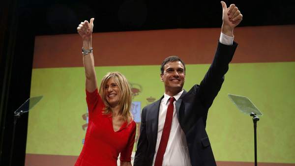 Pedro Sánchez, junto a su mujer Pedro Sánchez, junto a su mujer