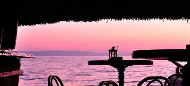 Chiringuito junto al mar