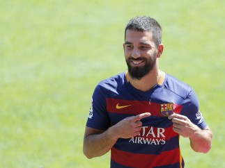 Arda Turan, presentado por el Barcelona