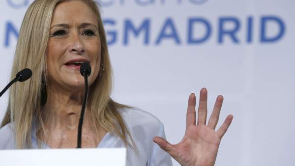 Cristina Cifuentes anuncia la ampliación del abono joven hasta los veintiséis años Cristina Cifuentes anuncia la ampliación del abono joven hasta los veintiséis años