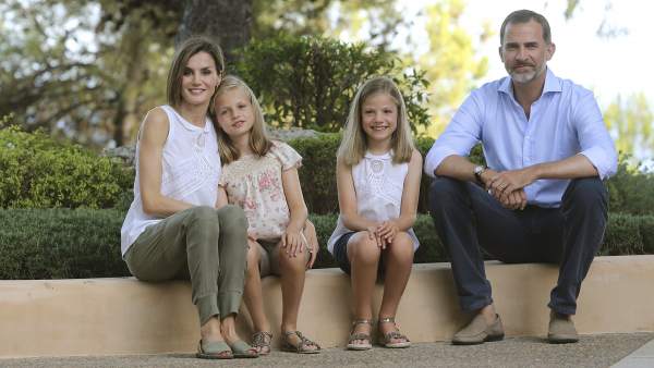 La Familia Real posa unida en Marivent La Familia Real posa unida en Marivent