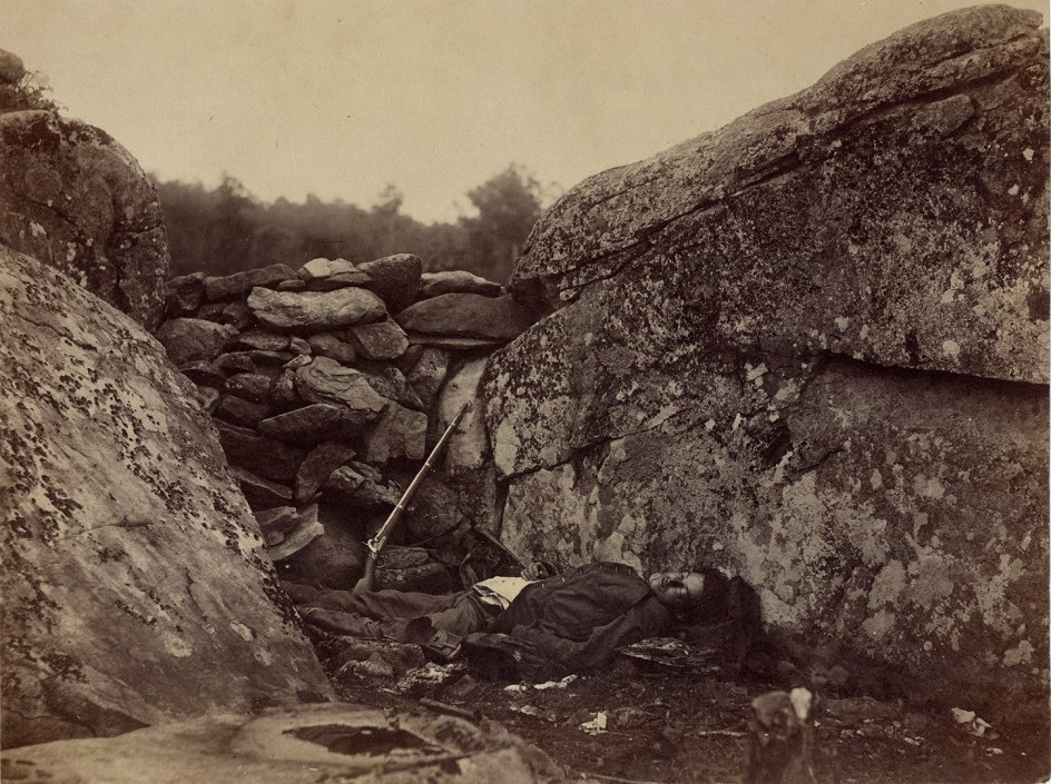 Foto Home of a Rebel Sharpshooter by Alexander Gardner, July 1863