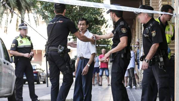 Mueren Apuñaladas Una Mujer Y Su Nieta En Un Piso De Valencia