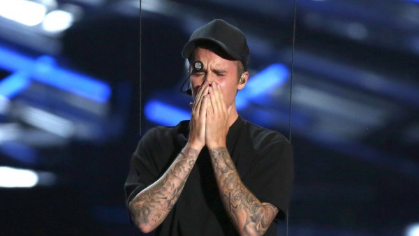 Justin Bieber, emocionado tras su actuación Justin Bieber, emocionado tras su actuación