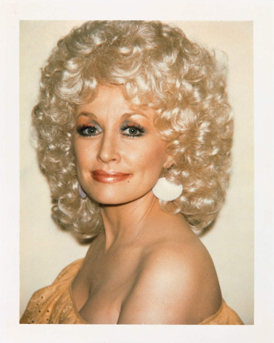Foto Dolly Parton, 1985 Las Polaroid de Andy Warhol, precursoras de