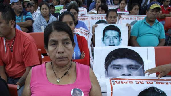 Familiares de los estudiantes de Iguala Familiares de los estudiantes de Iguala